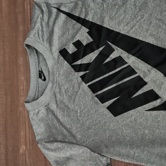 Boys Nike Dri Fit Tee Shirt - Picture 2 of 3